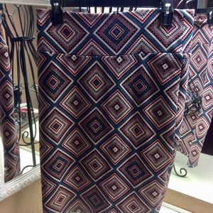 Lularoe Cassie skirt, size Med